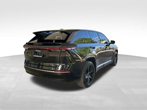 Used 2024 Jeep Wagoneer Launch Edition image 3