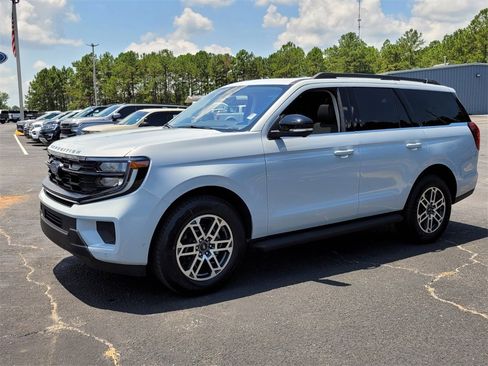 New 2025 Ford Expedition Active image 3