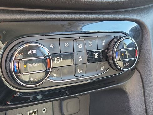 Used 2021 Buick Encore GX Select w/ Sport Touring Package image 27