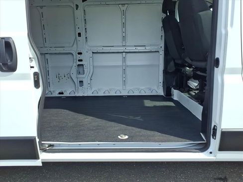 Used 2024 RAM ProMaster 2500 w/ Convenience Group image 14