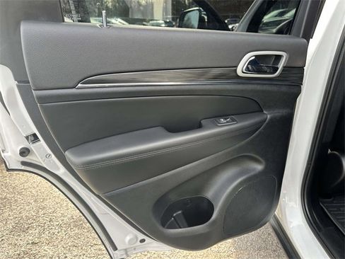 Certified 2022 Jeep Grand Cherokee Limited image 18