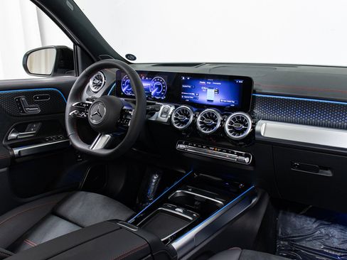 New 2024 Mercedes-Benz EQB 300 4MATIC image 18