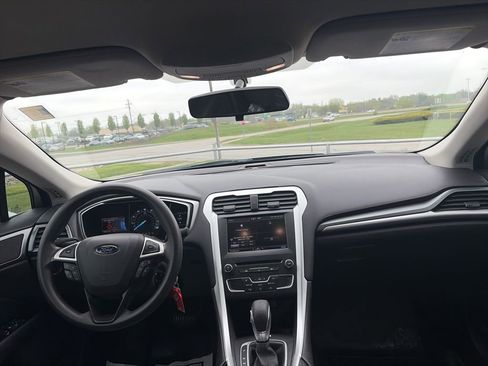 Used 2016 Ford Fusion SE image 31