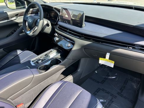 New 2026 INFINITI QX60 Sport image 8