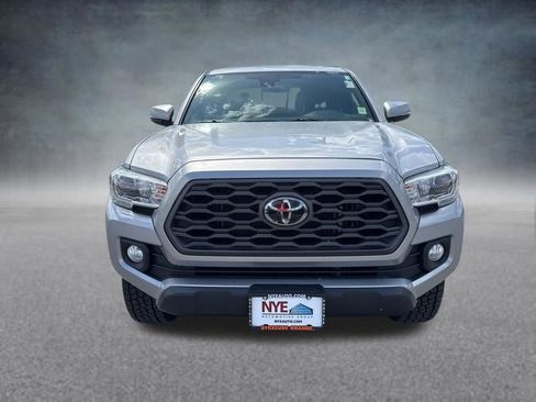 Used 2021 Toyota Tacoma TRD Off-Road w/ Technology Package AWD/4WD image 9