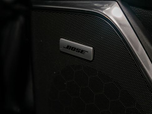 Used 2018 Cadillac Escalade Premium Luxury image 37