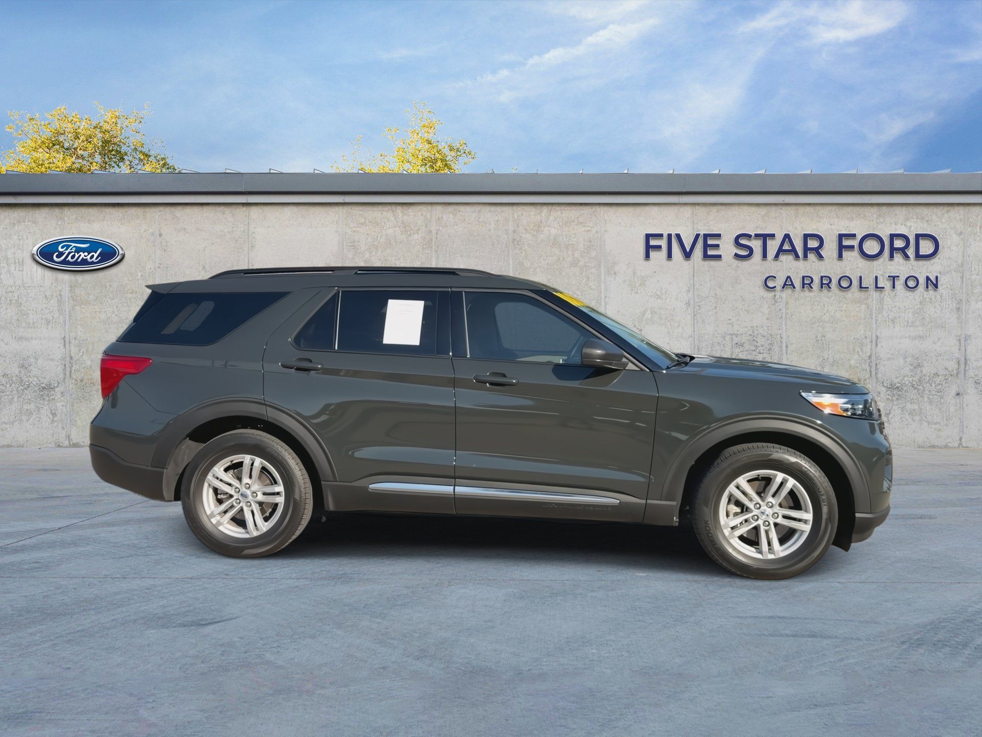 Certified 2023 Ford Explorer XLT RWD image 9
