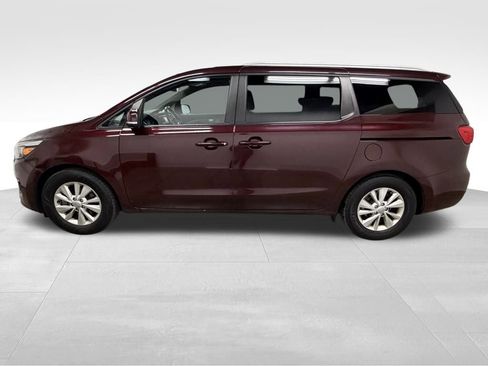 Used 2017 Kia Sedona LX w/ LX Essentials Premium Package image 8