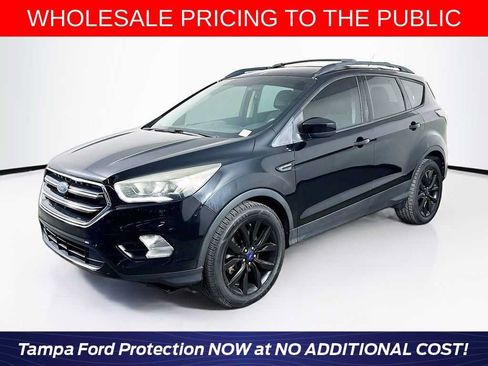 Used 2017 Ford Escape SE w/ SE Sport Appearance Package AWD/4WD image 1