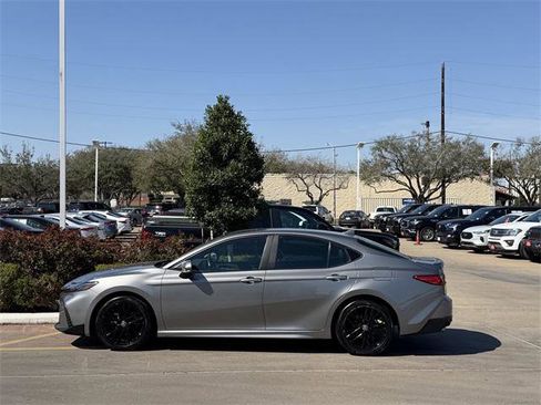 Certified 2025 Toyota Camry SE image 4