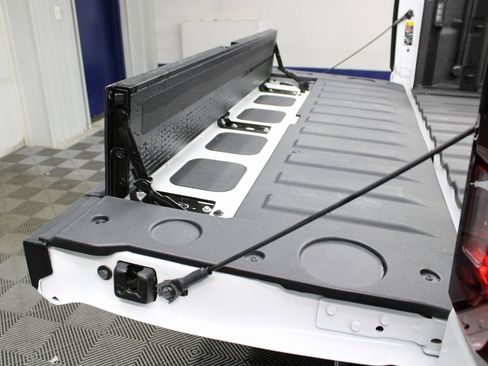 Used 2024 GMC Sierra 1500 AT4 image 44