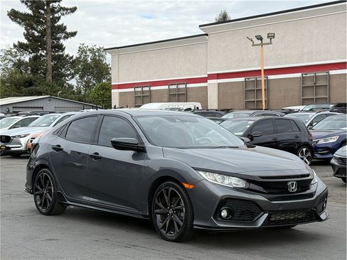 Used 2019 Honda Civic Sport image 2