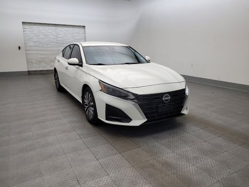 Used 2023 Nissan Altima 2.5 SV FWD image 13