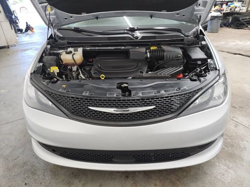 Used 2023 Chrysler Voyager LX FWD image 32