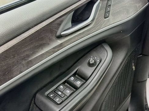 Used 2023 Jeep Grand Cherokee L Limited AWD/4WD image 18