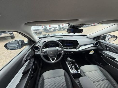 New 2026 Chevrolet Trax LT w/ Driver Confidence Package FWD image 27