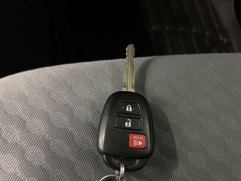 Used 2020 Toyota Tacoma SR5 w/ Technology Package image 35