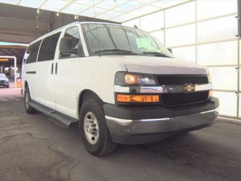 Used 2023 Chevrolet Express 3500 LT w/ LT Preferred Equipment Group RWD image 3