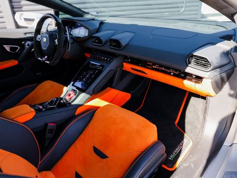 Used 2023 Lamborghini Huracan EVO image 26