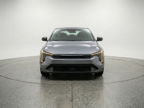 Used 2025 Kia K4 LXS image 2