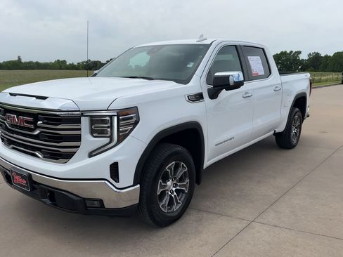 Used 2025 GMC Sierra 1500 SLT AWD/4WD image 5