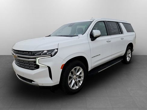 Used 2023 Chevrolet Suburban Premier AWD/4WD image 12