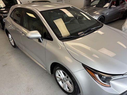 Used 2019 Toyota Corolla SE w/ Carpet Mat Package FWD image 4