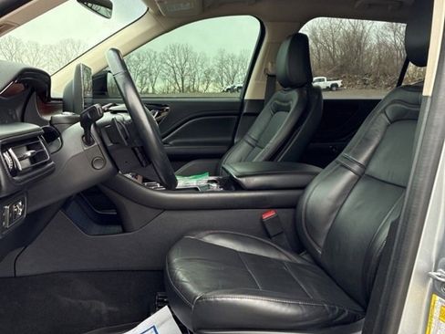 Used 2023 Lincoln Aviator Grand Touring w/ Equipment Group 301A image 6