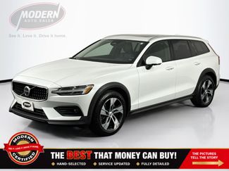 Used 2023 Volvo V60 B5 Cross Country Plus AWD/4WD video 1