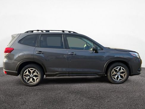 Used 2022 Subaru Forester Premium w/ Popular Package #1 AWD/4WD image 6