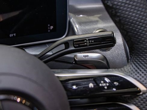 Certified 2025 Mercedes-Benz GLC 43 AMG 4MATIC image 18