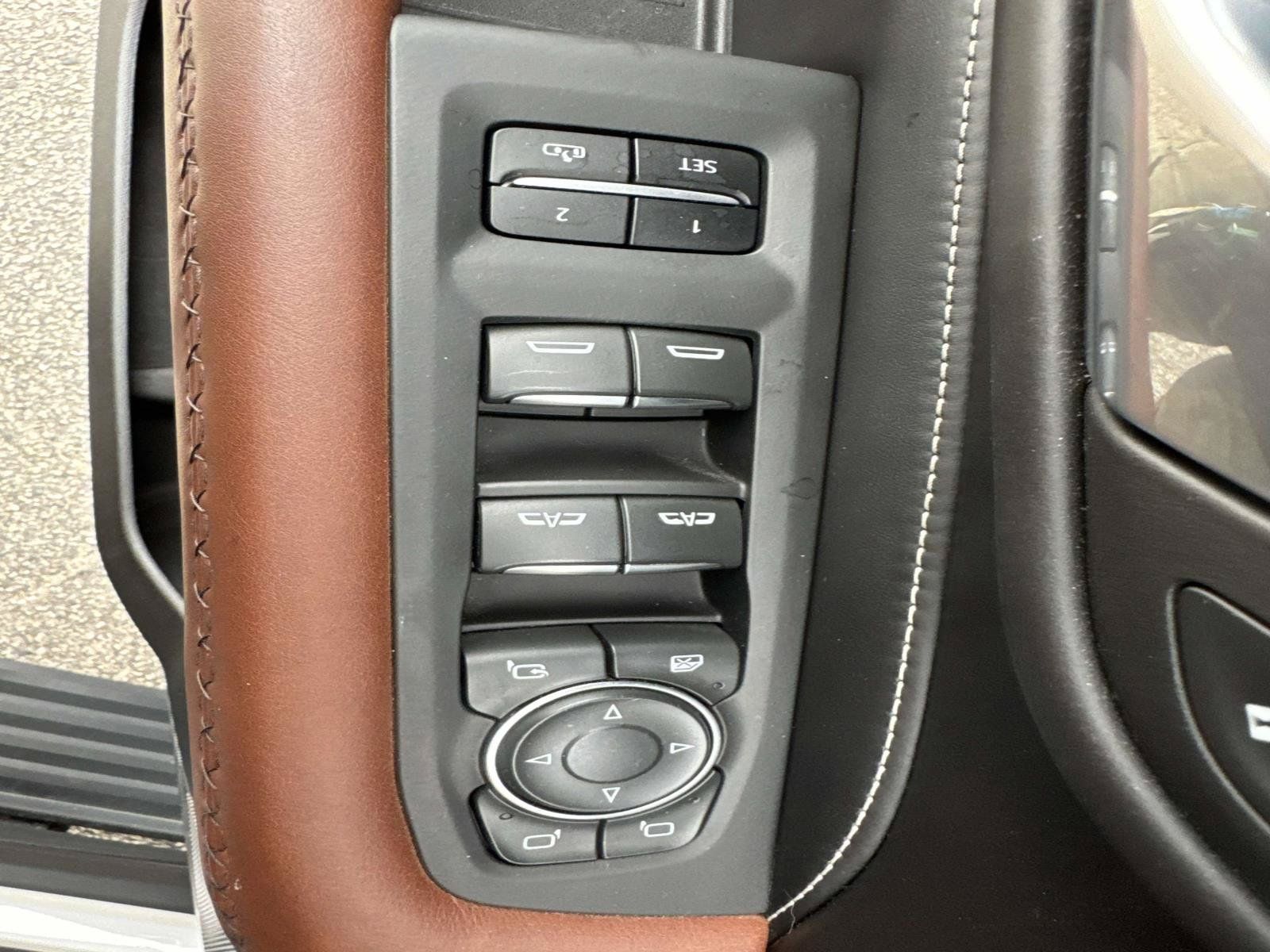 Used 2024 GMC Yukon Denali Ultimate AWD/4WD image 24
