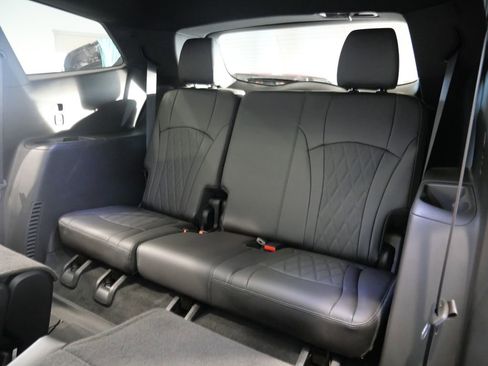 Used 2023 Buick Enclave Avenir w/ Avenir Technology Package image 24