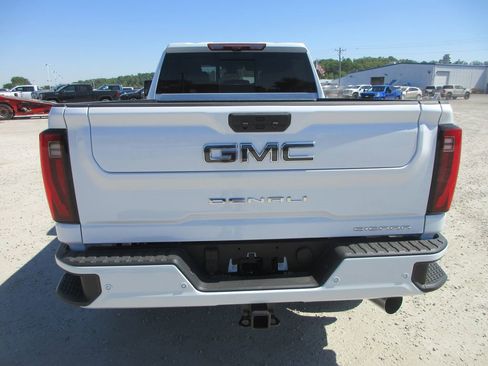 New 2026 GMC Sierra 3500 Denali Ultimate AWD/4WD image 6