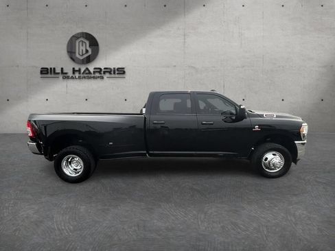 Used 2024 RAM 3500 Tradesman w/ Chrome Appearance Group AWD/4WD image 4
