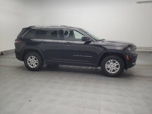 Used 2023 Jeep Grand Cherokee Laredo RWD image 11