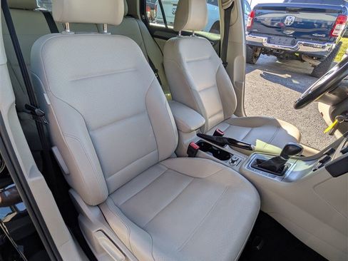 Used 2015 Volkswagen Golf S FWD image 17