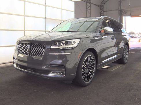 Used 2020 Lincoln Aviator Black Label w/ Dynamic Handling Package AWD/4WD image 2