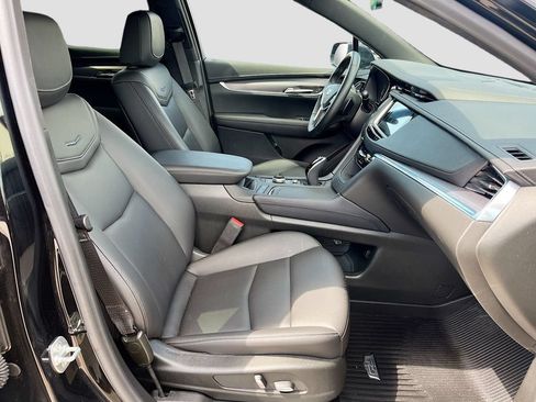 Used 2025 Cadillac XT5 Luxury w/ LPO, Floor Liner Package FWD image 28
