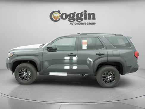 Used 2025 Toyota 4Runner SR5 AWD/4WD image 5