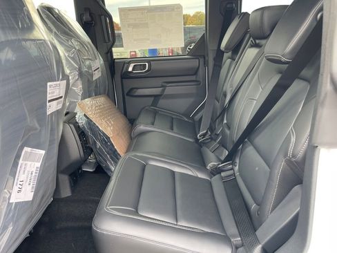 New 2025 Ford Bronco Outer Banks w/ Sasquatch Package image 14