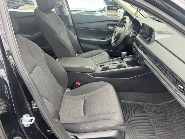 Used 2023 Honda Accord EX image 30