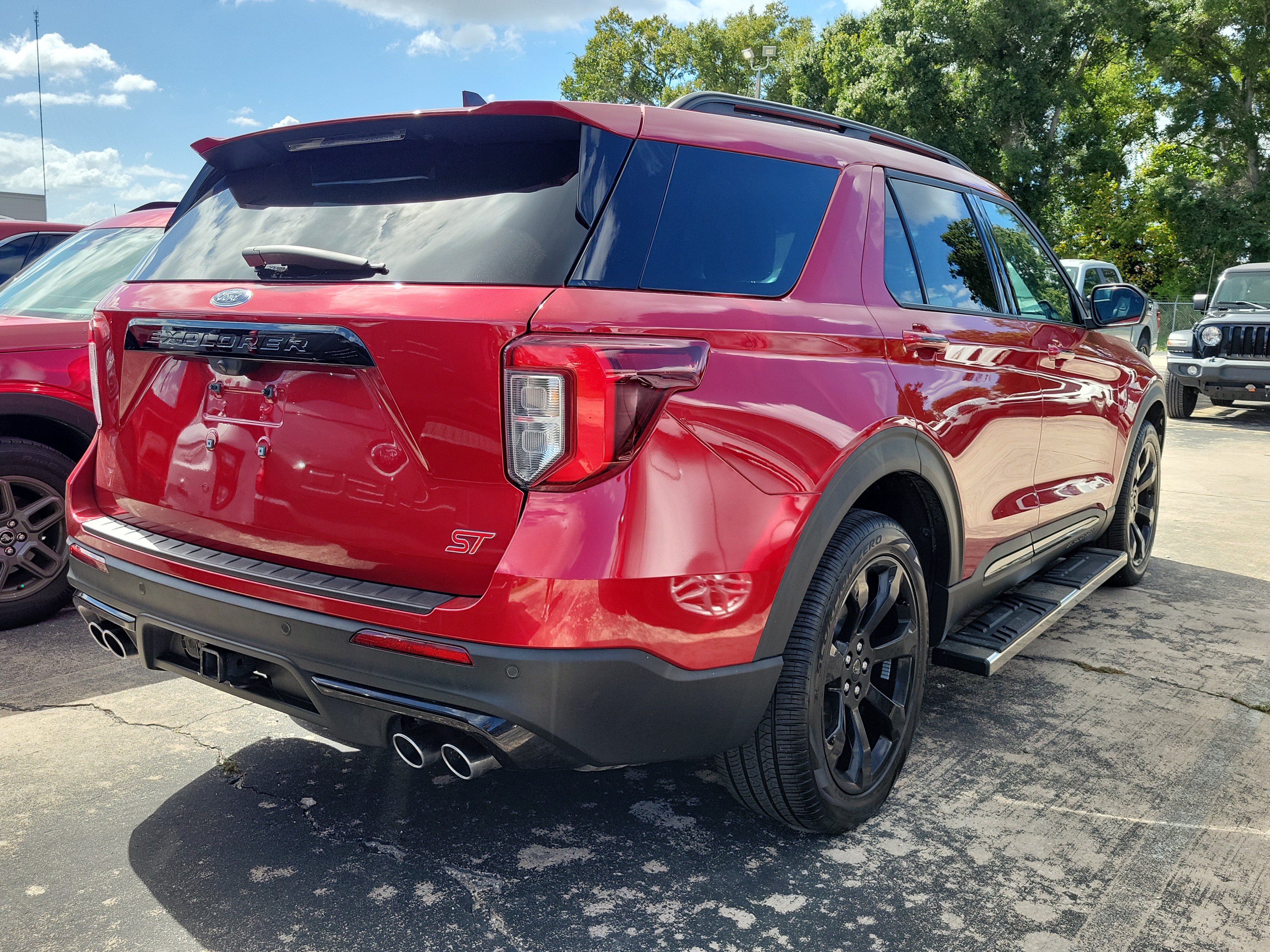 Used 2023 Ford Explorer ST w/ Equipment Group 401A AWD/4WD image 5