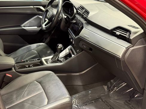 Used 2024 Audi Q3 2.0T Premium image 32