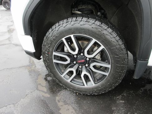 Certified 2022 GMC Sierra 1500 AT4 w/ AT4 Preferred Package AWD/4WD image 14