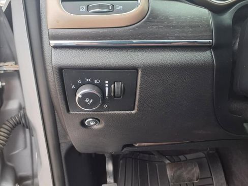 Used 2017 Jeep Grand Cherokee Limited w/ Luxury Group II image 24