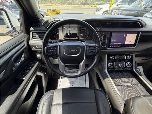 Used 2021 GMC Yukon Denali w/ Denali Premium Package RWD image 43