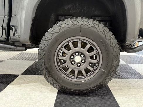 Used 2021 Chevrolet Colorado ZR2 w/ Colorado ZR2 Bison Edition image 10