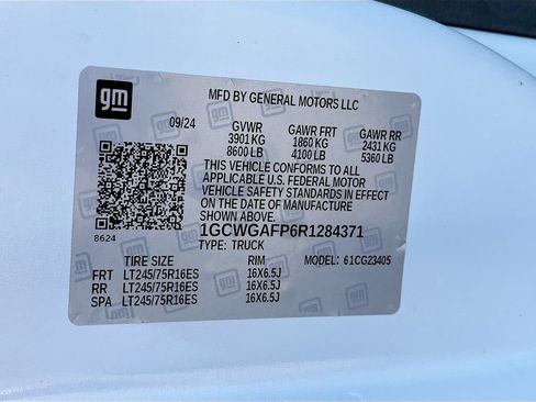 Used 2024 Chevrolet Express 2500 w/ Driver Convenience Package RWD image 29