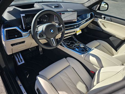 New 2026 BMW X7 M60i image 2